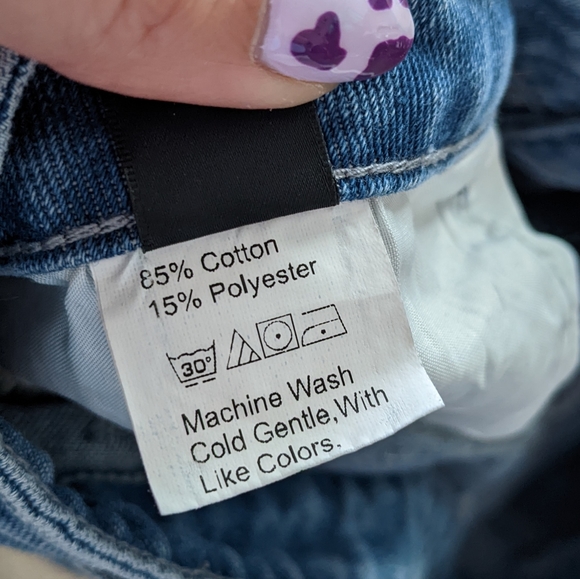 Cherry embroidery denim - Picture 3 of 3